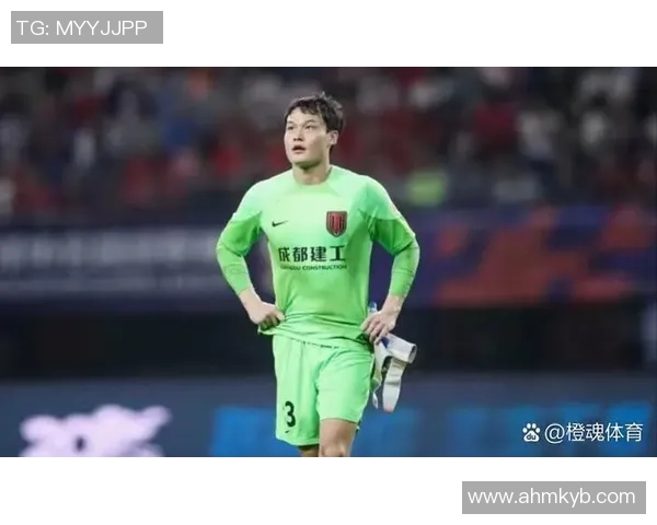 足球明星搞笑穿搭篮球服引发球迷热议趣味十足