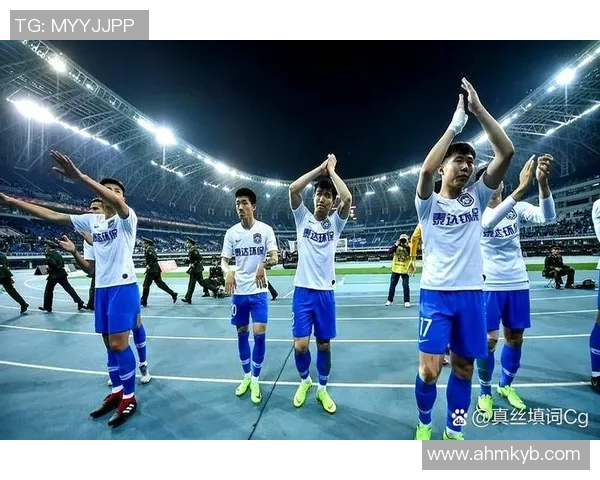 重庆引进足球明星名单揭晓新赛季球队实力大增引发球迷热议